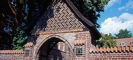 Ferienhaus Insel Poel - Das Tor zum romantischen Innenhof der Heiligen-Geist-Kirche